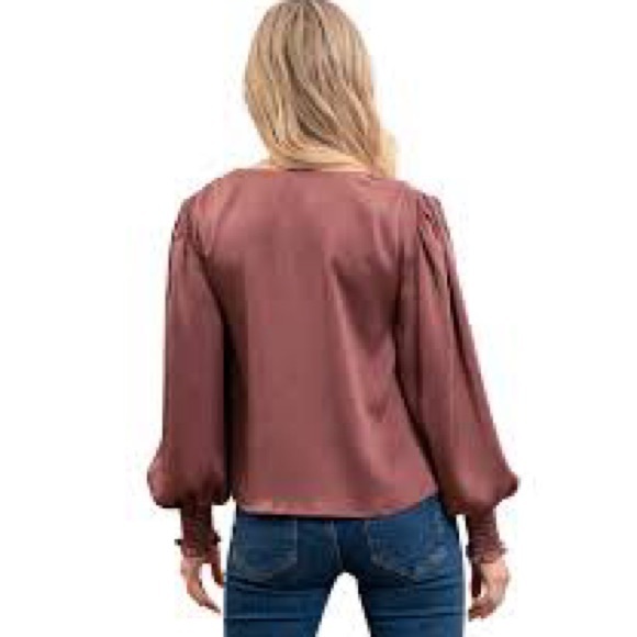 Blu Pepper Women’s Dusty Rose V-Neck Silky Puffy Sleeve Blouse, size Small - Picture 2 of 12